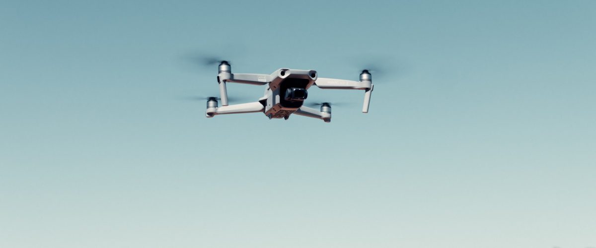 Filmowanie dronem z lotu ptaka